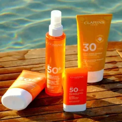 Clarins Crème Solaire Corps|Protection Solaire|- SUNCARE Crème Solaire Jeunesse Haute Protection SPF30 - Protection solaire corps UVA/UVB 30 150 ml