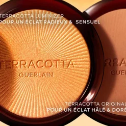 Guerlain Poudre Soleil|Highlighter|- Terracotta Luminizer - La Poudre Enlumineur - 96% d'ingrédients d'origine naturelle Éclat scintillant & doré